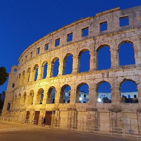 Amphitheater Apartment Pula Bagian luar foto