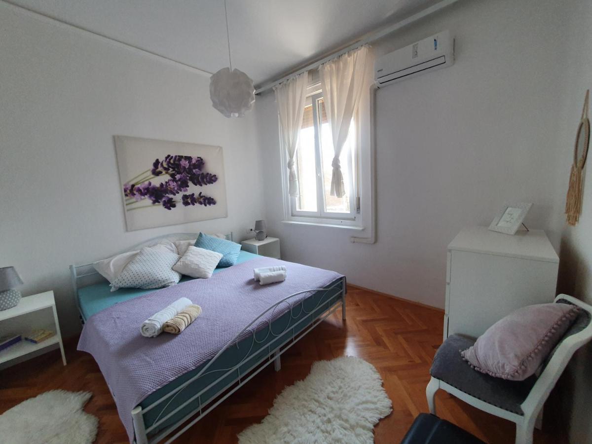 Amphitheater Apartment Pula Bagian luar foto