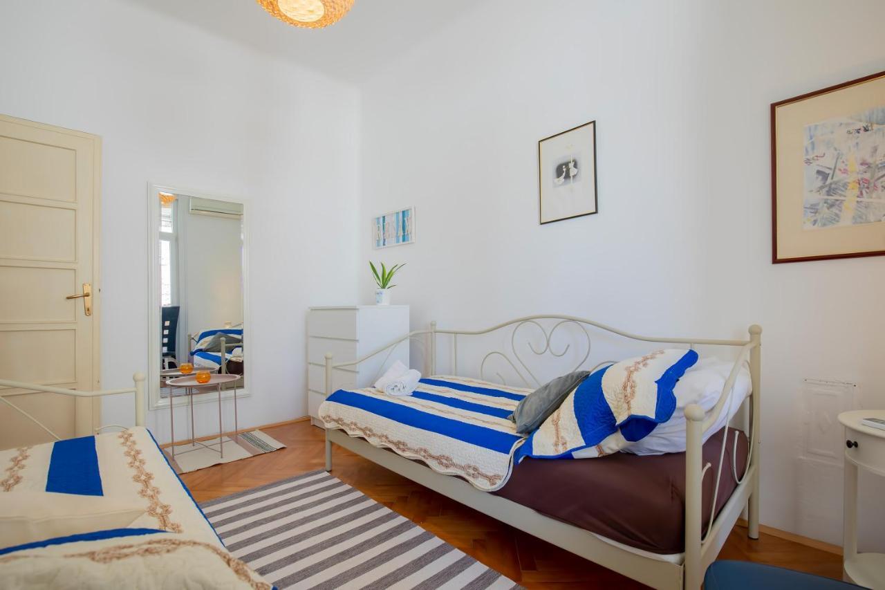 Amphitheater Apartment Pula Bagian luar foto