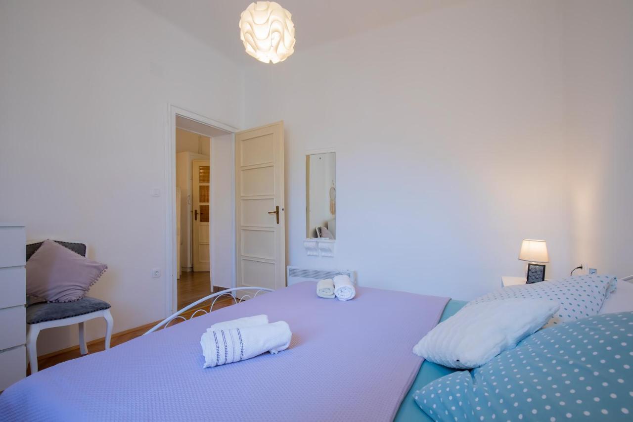 Amphitheater Apartment Pula Bagian luar foto