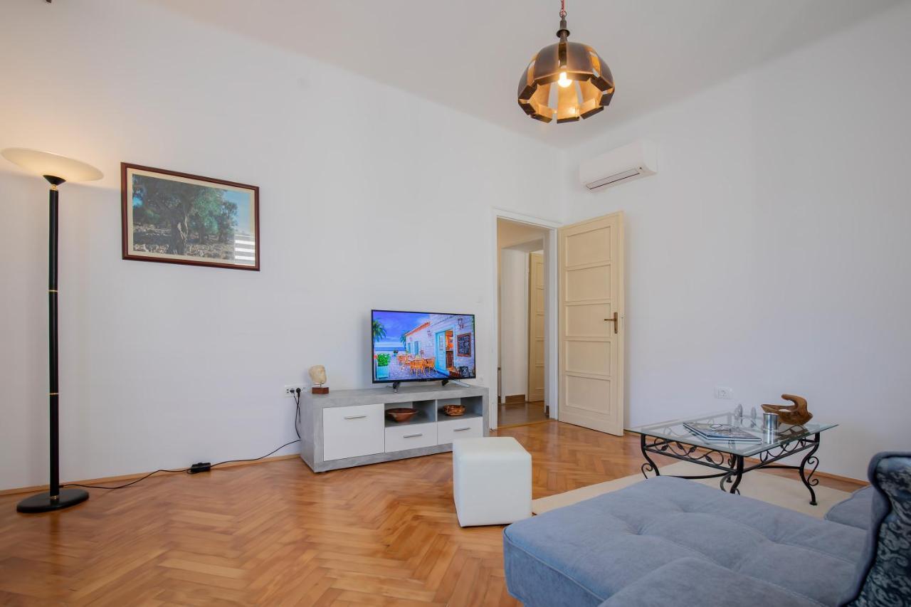 Amphitheater Apartment Pula Bagian luar foto
